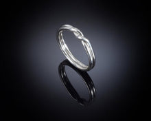 Load image into Gallery viewer, Women's Minimalist silver ring