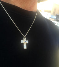 Load image into Gallery viewer, Mens cross necklace