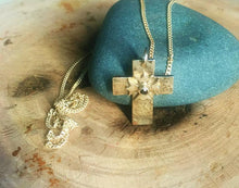 Load image into Gallery viewer, Mens cross necklace