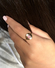Load image into Gallery viewer, Women gold ring with rubies