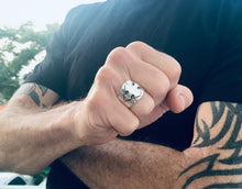 Load image into Gallery viewer, Men's silver Cross ring
