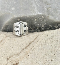 Load image into Gallery viewer, Men's silver Cross ring