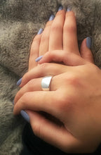 Load image into Gallery viewer, Wedding bands for women