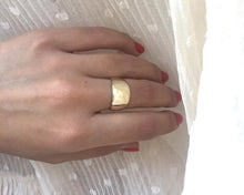 Load image into Gallery viewer, Wedding bands for women