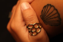 Load image into Gallery viewer, Geometric circles Statement ring
