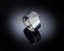 Load image into Gallery viewer, Unique solid sterling silver band ring for men
