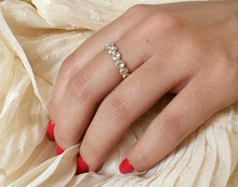 Load image into Gallery viewer, Thin Silver women&#39;s Ring
