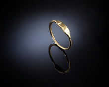 Load image into Gallery viewer, Gold Thin Signet Ring
