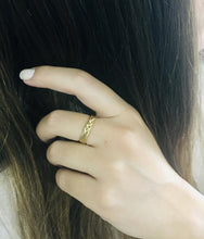Load image into Gallery viewer, Gold wedding ring for Women&#39;s
