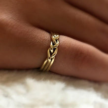 Load image into Gallery viewer, Gold wedding ring for Women&#39;s
