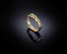 Load image into Gallery viewer, Gold wedding ring for Women&#39;s
