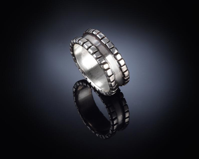 Men's oxidized silver ring