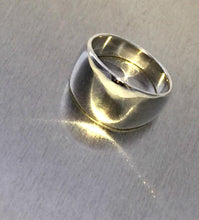 Load image into Gallery viewer, Wedding bands for women

