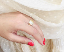 Load image into Gallery viewer, Wedding bands for women
