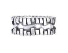 Load image into Gallery viewer, Men oxidized silver band ring
