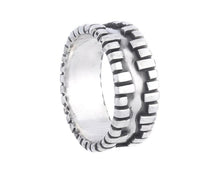 Load image into Gallery viewer, Men oxidized silver band ring
