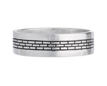 Load image into Gallery viewer, Mens sterling silver wedding ring
